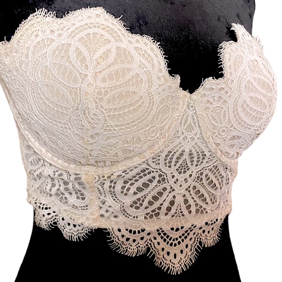 Elegant Cream Lace Bralette - Picture 3 of 13